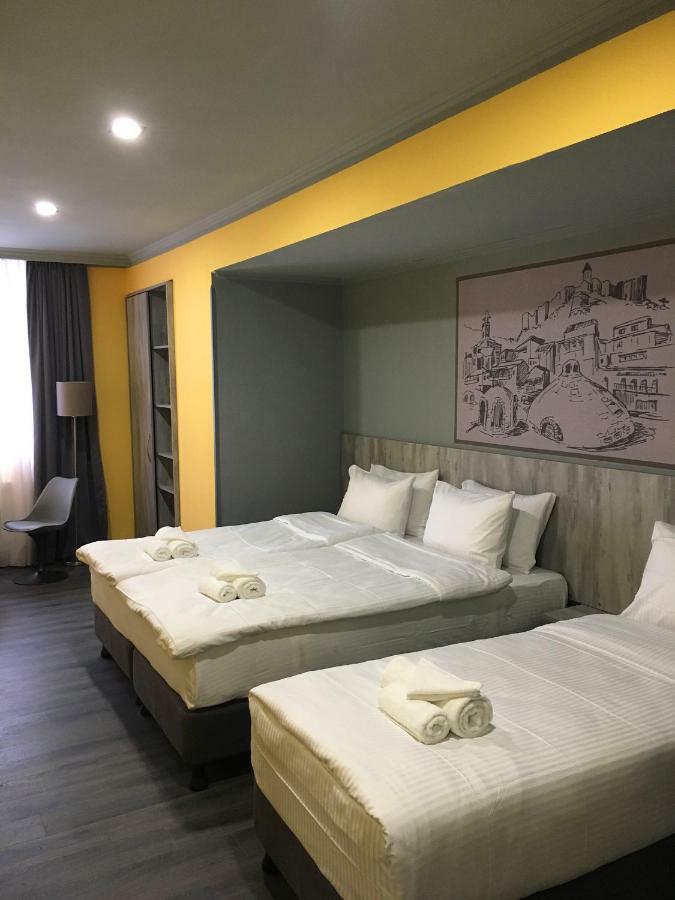 Atoneli Hotel Тбілісі Екстер'єр фото