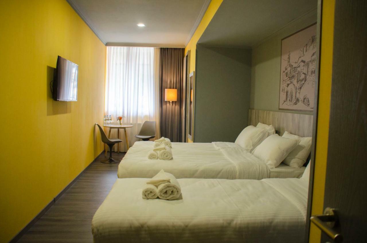 Atoneli Hotel Тбілісі Екстер'єр фото