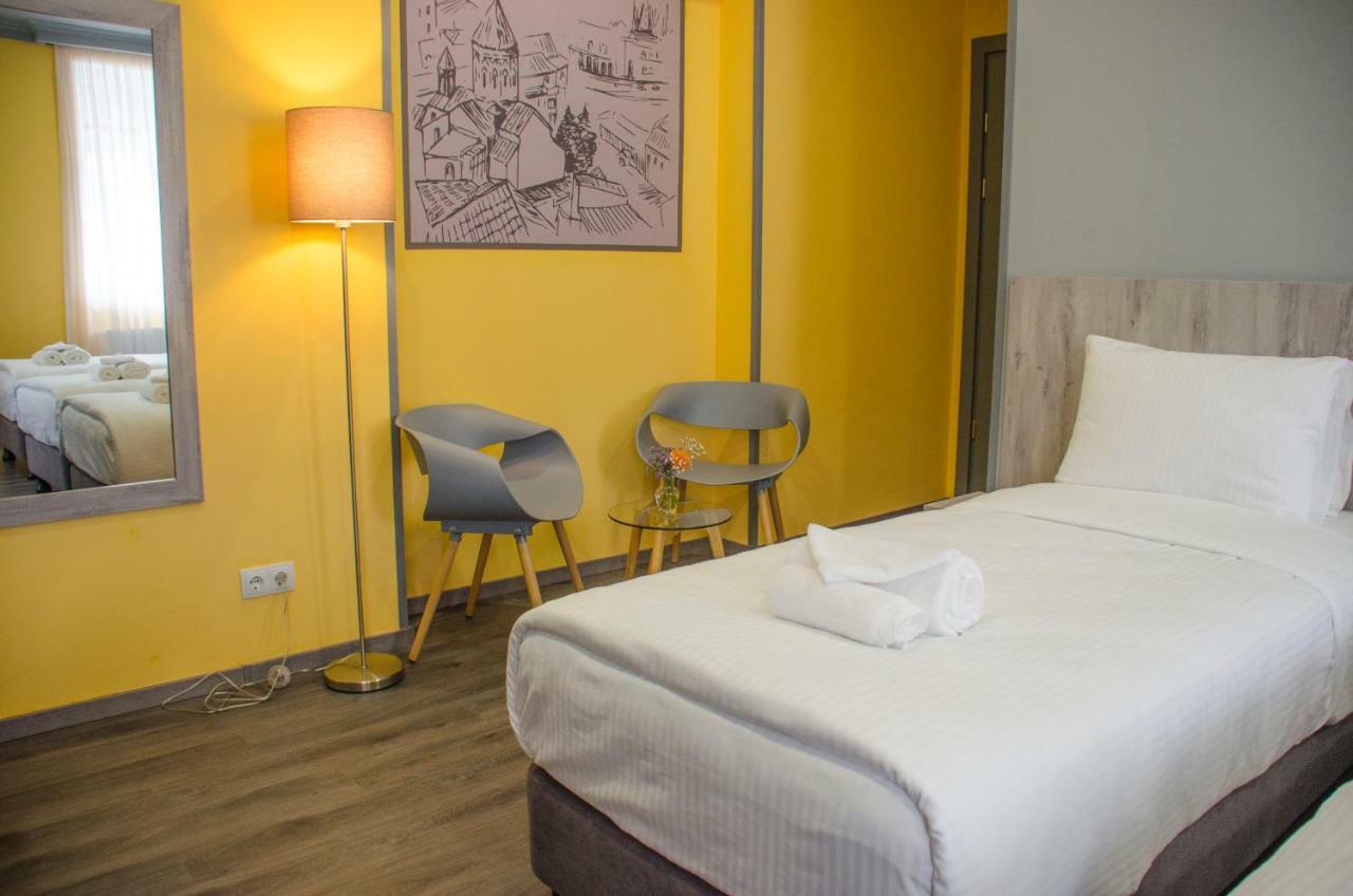 Atoneli Hotel Тбілісі Екстер'єр фото