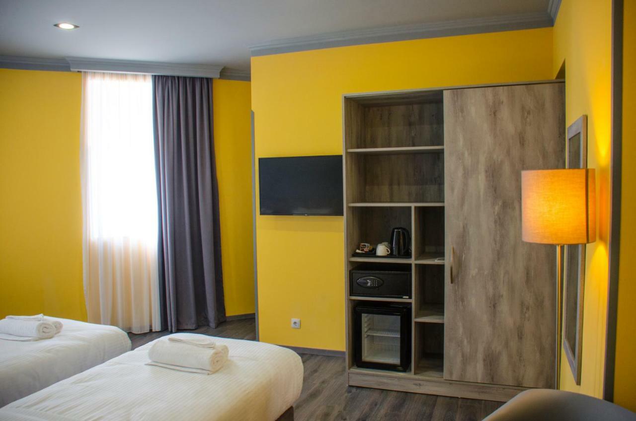 Atoneli Hotel Тбілісі Екстер'єр фото
