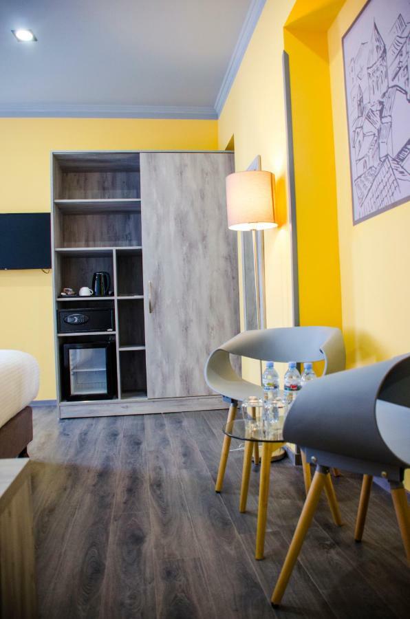 Atoneli Hotel Тбілісі Екстер'єр фото