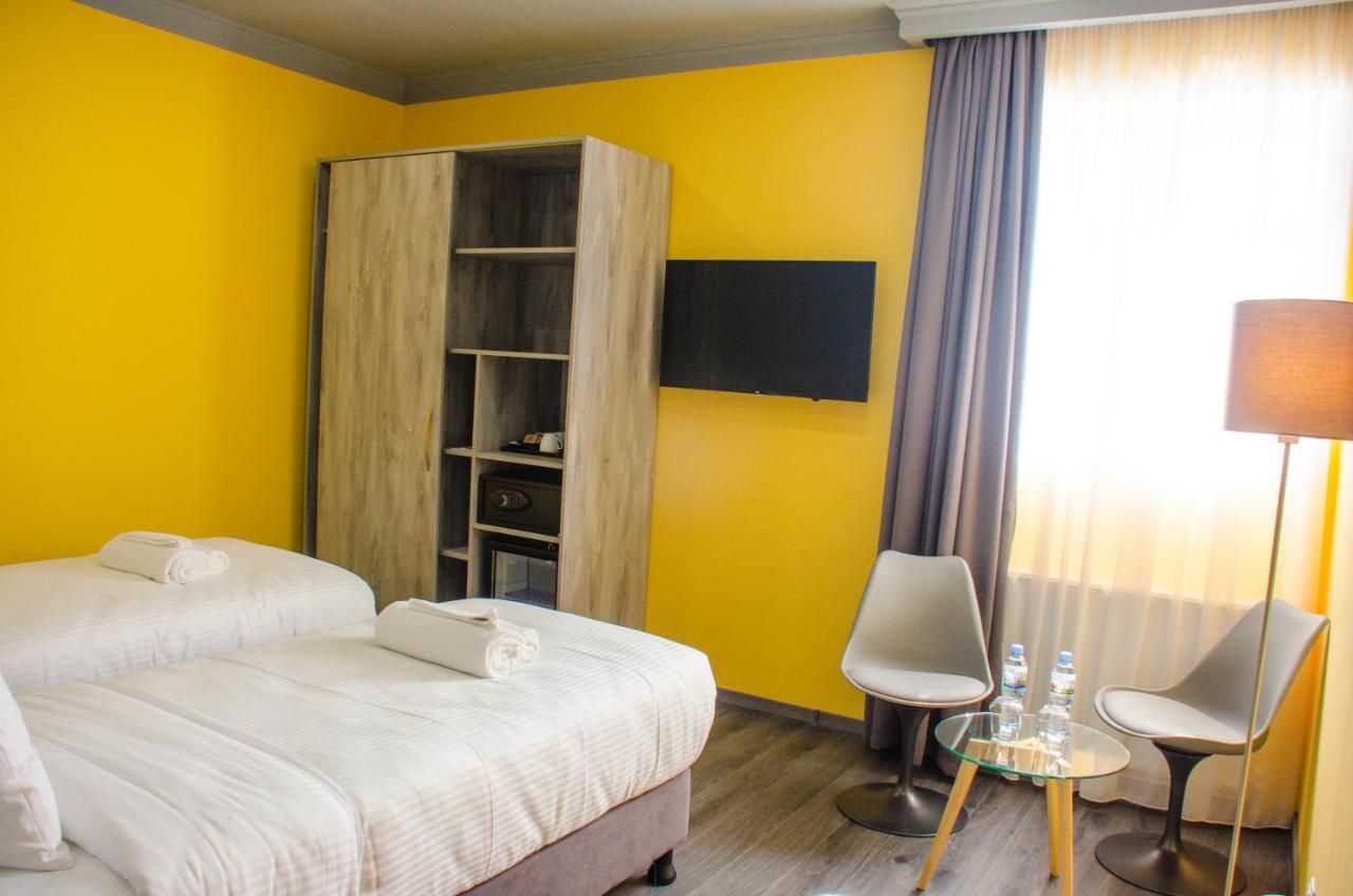 Atoneli Hotel Тбілісі Екстер'єр фото