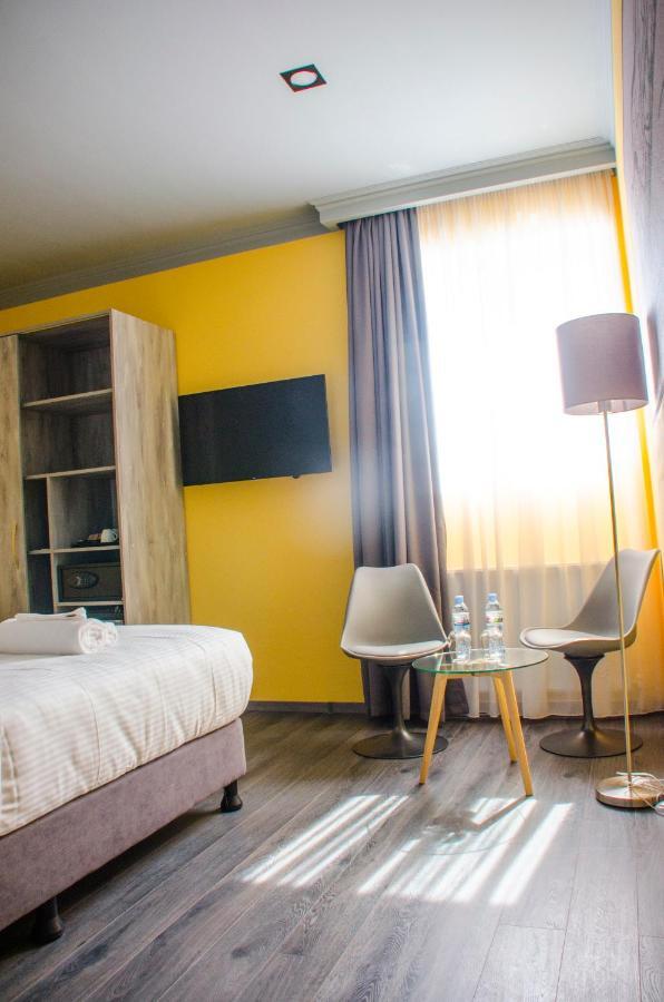 Atoneli Hotel Тбілісі Екстер'єр фото